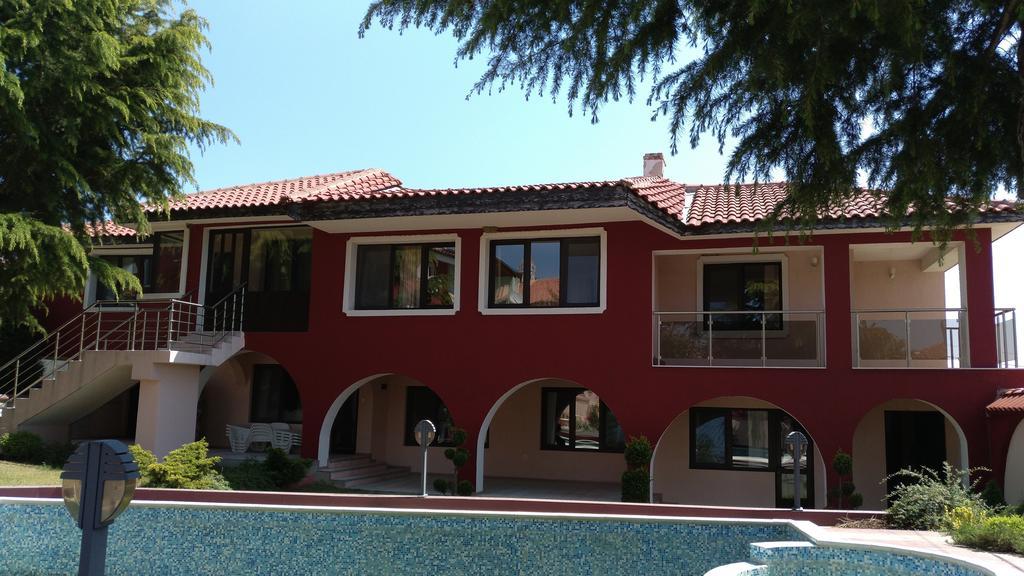 The Red House Hotel Kosharitsa Exterior photo