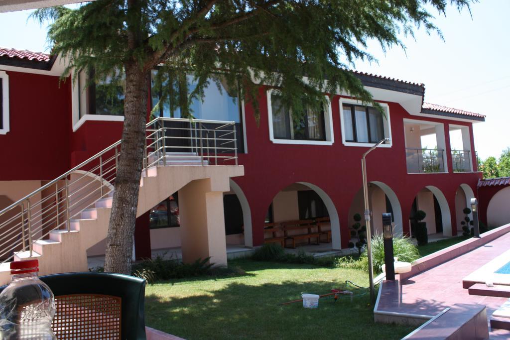 The Red House Hotel Kosharitsa Exterior photo